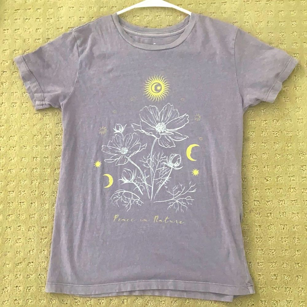 This is a Pacsun tee, it’s is barely used!